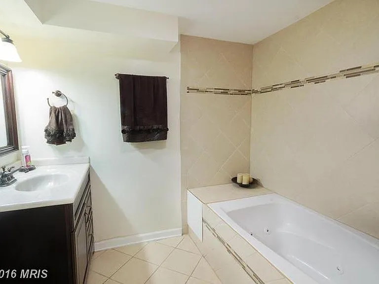 1740 Lang Pl NE — Photo 12