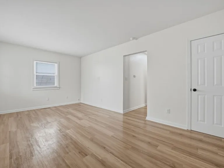 126 Ash Ave — Photo 6