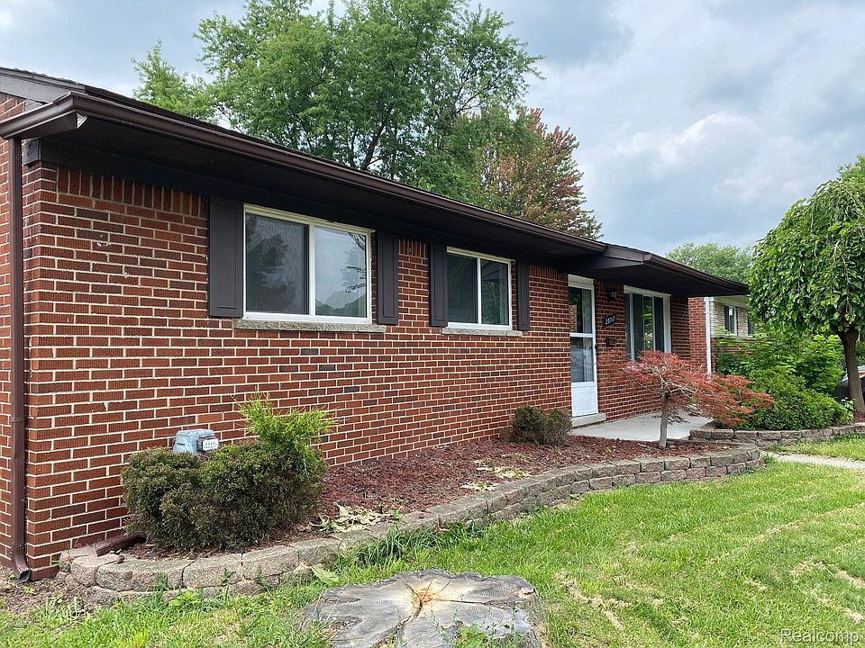 1st image of 25717 Loretta Ave