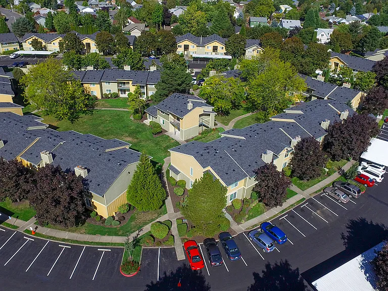 Commons at Hawthorn Village Apartments — Photo 5
