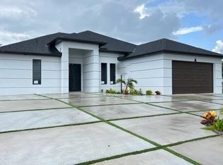 417 Nicholas Pkwy E, Cape Coral, FL 33990