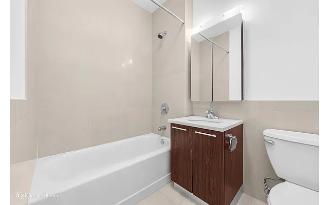 Rented by Douglas Elliman | media 19