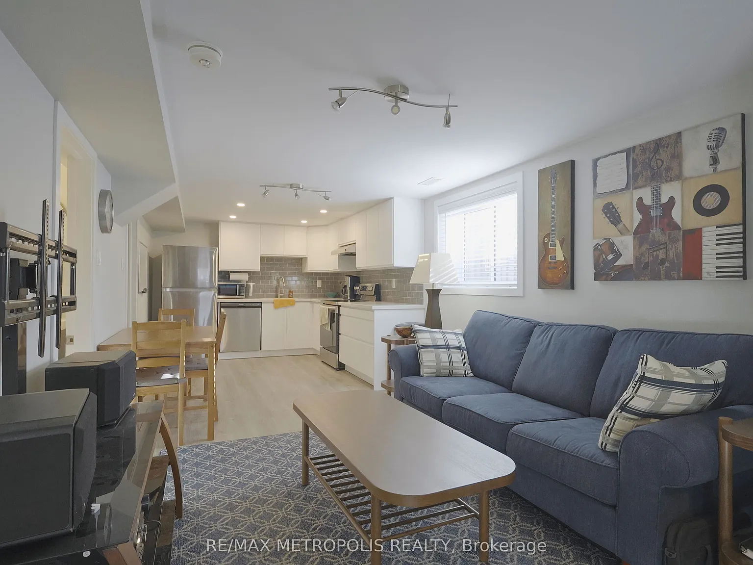 2 bed, $2,000 — Photo 4