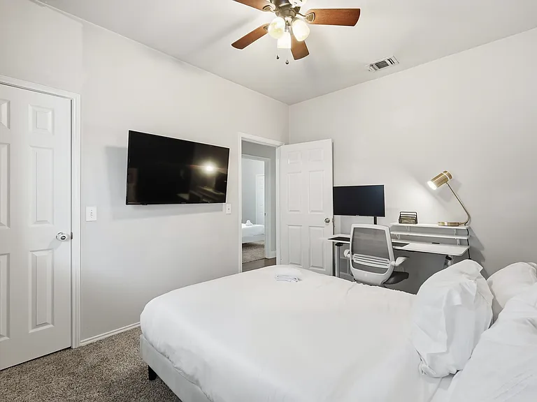 8602 Timber Crest Ct — Photo 12