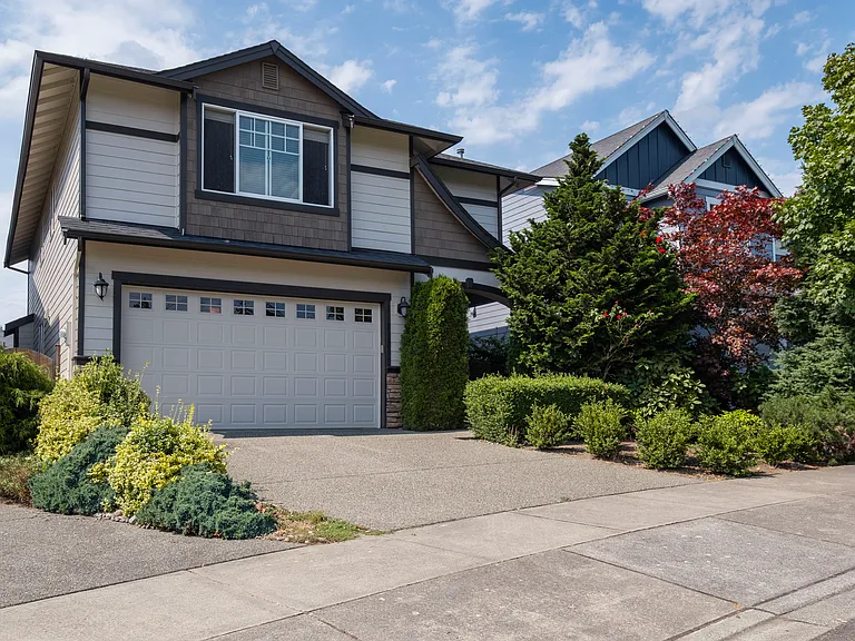 613 195th St SE — Photo 2
