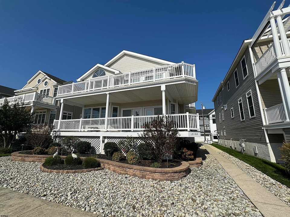 1st image of 2106 West Ave #2
