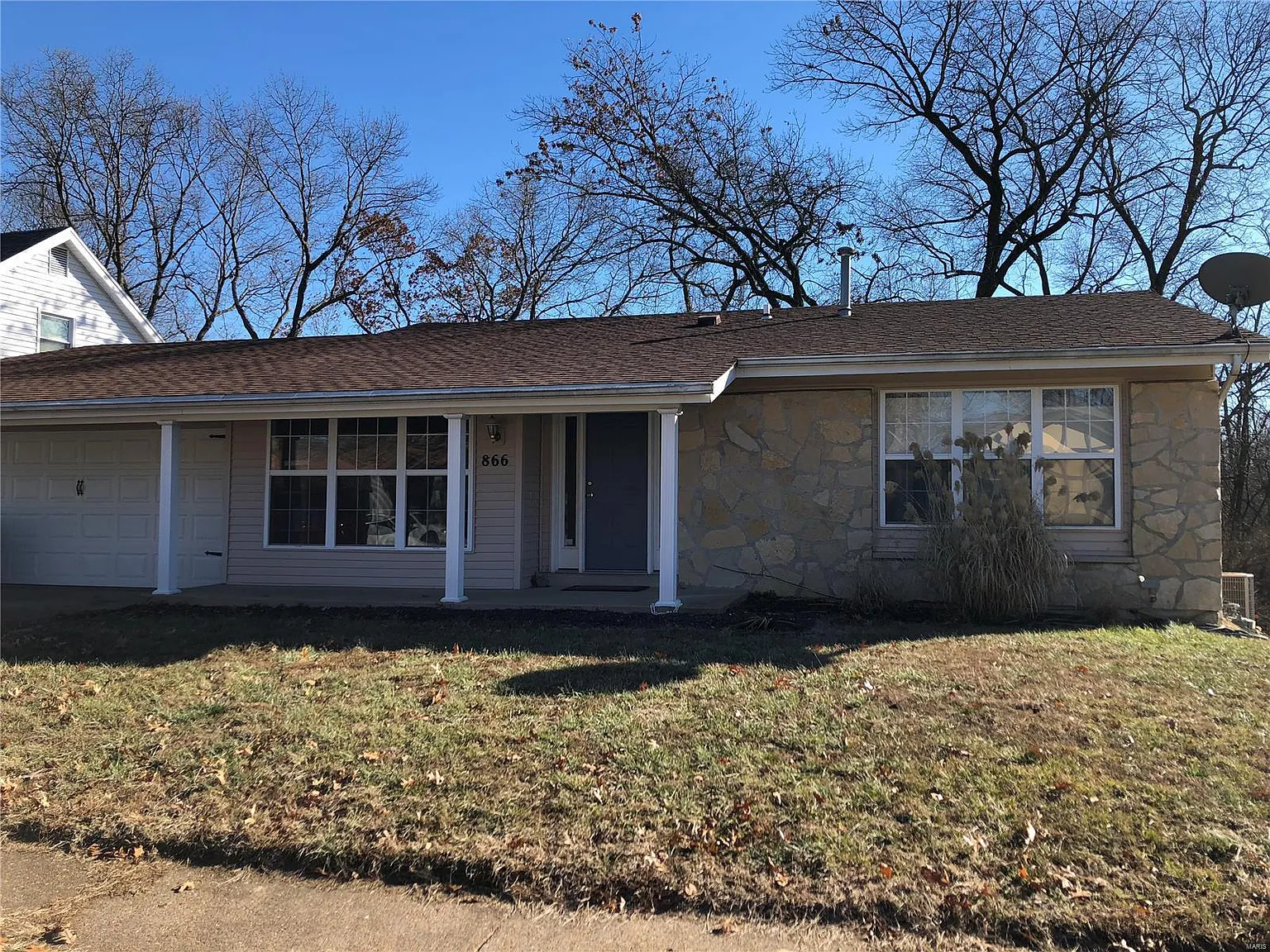 866 Forest Village Dr photo 1