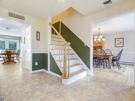 4th image of 7 Elmwood Dr