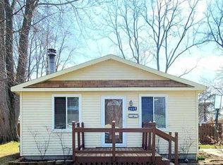 1114 Clinton St, Algonac, MI