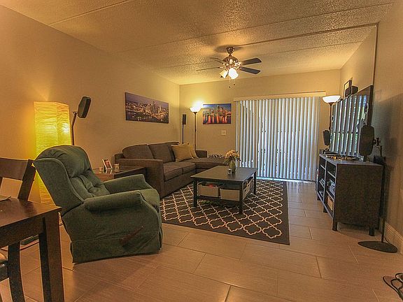5th image of 3811 N Oak Dr Unit E31