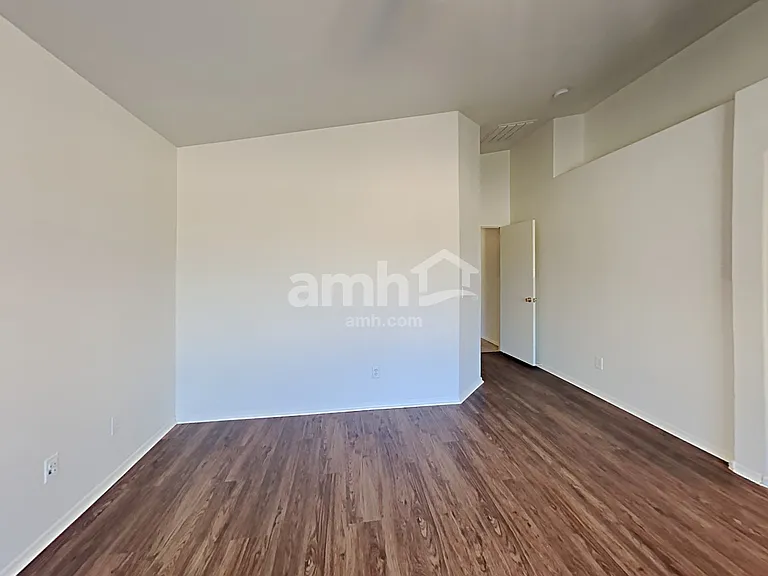 4324 W Darrow St — Photo 11