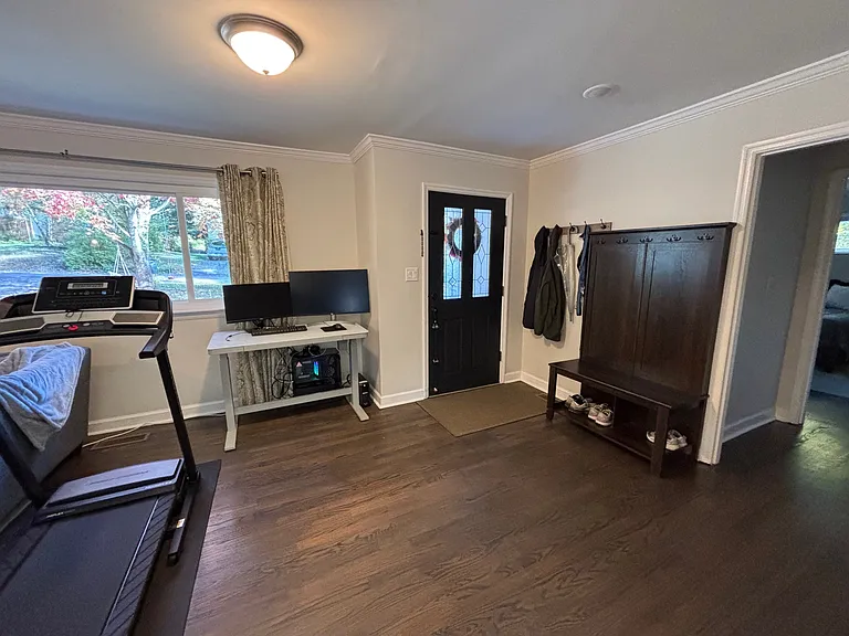 710 Danbury Dr — Photo 5