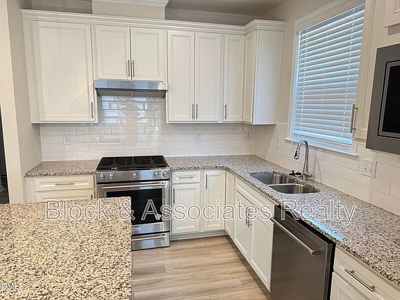2nd image of 1625 Moa Ct