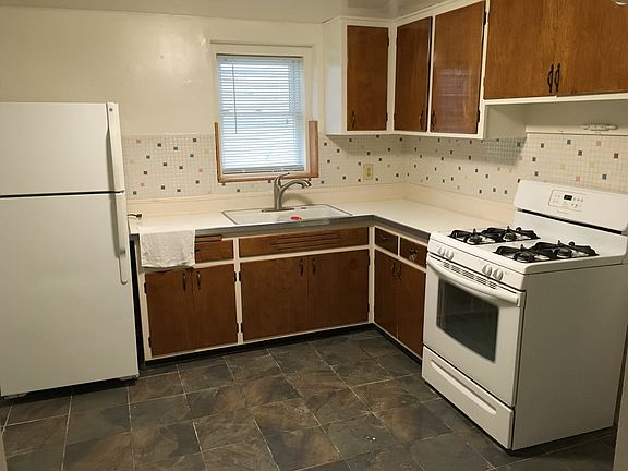 3rd image of 3747 W Eastwood Ave
