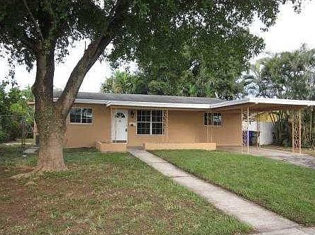 1st image of 821 NW 70th Way