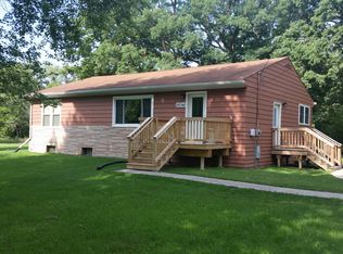 26748 S Red Ln, Crete, IL 60417