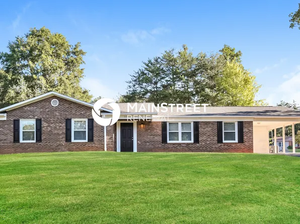 310 Rolling Hills Ln, Mocksville, NC 27028