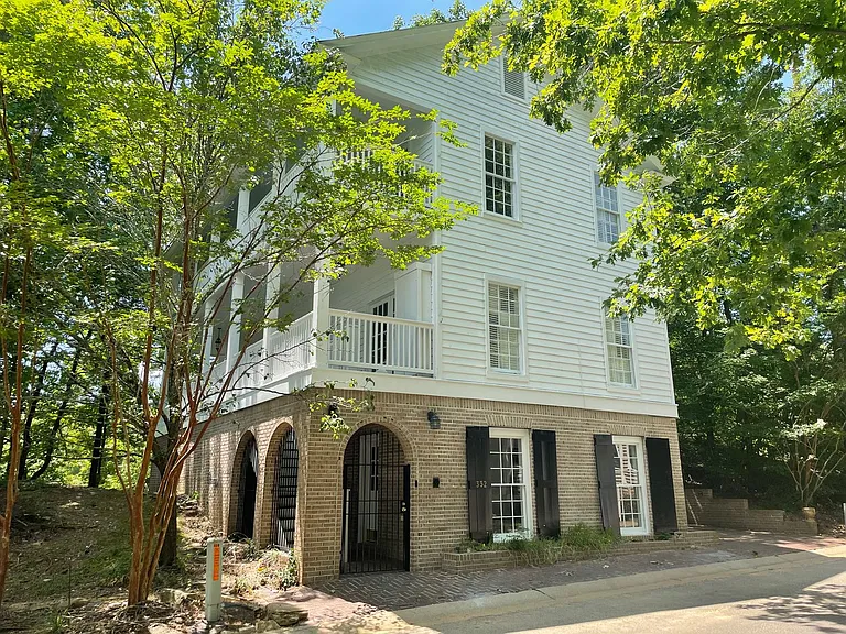 332 Ridge Dr — Photo 1