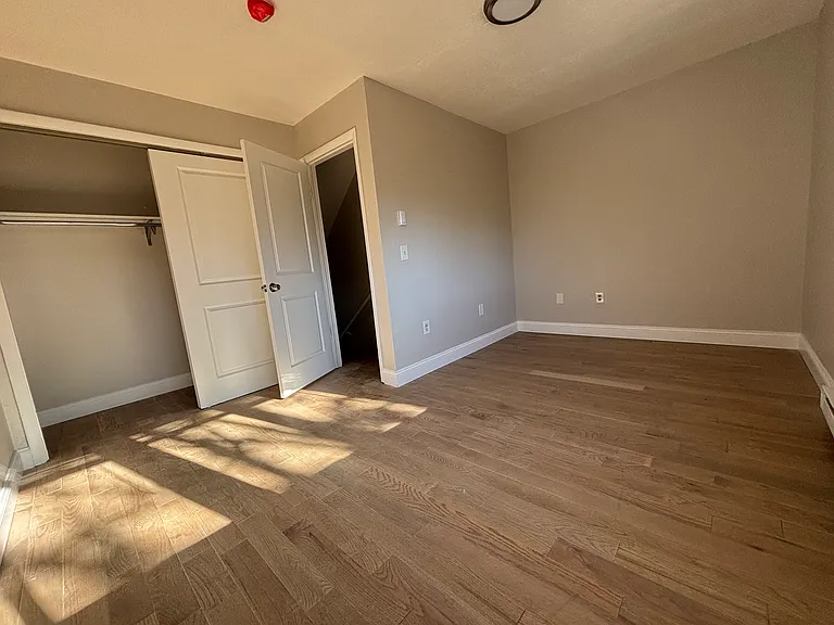 559 Sherman Pkwy #R — Photo 19