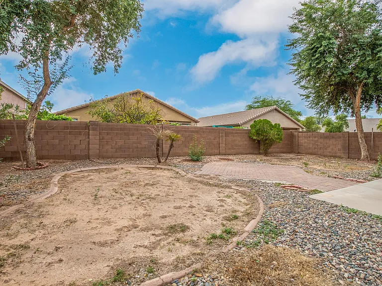 3209 W Saint Catherine Ave — Photo 42