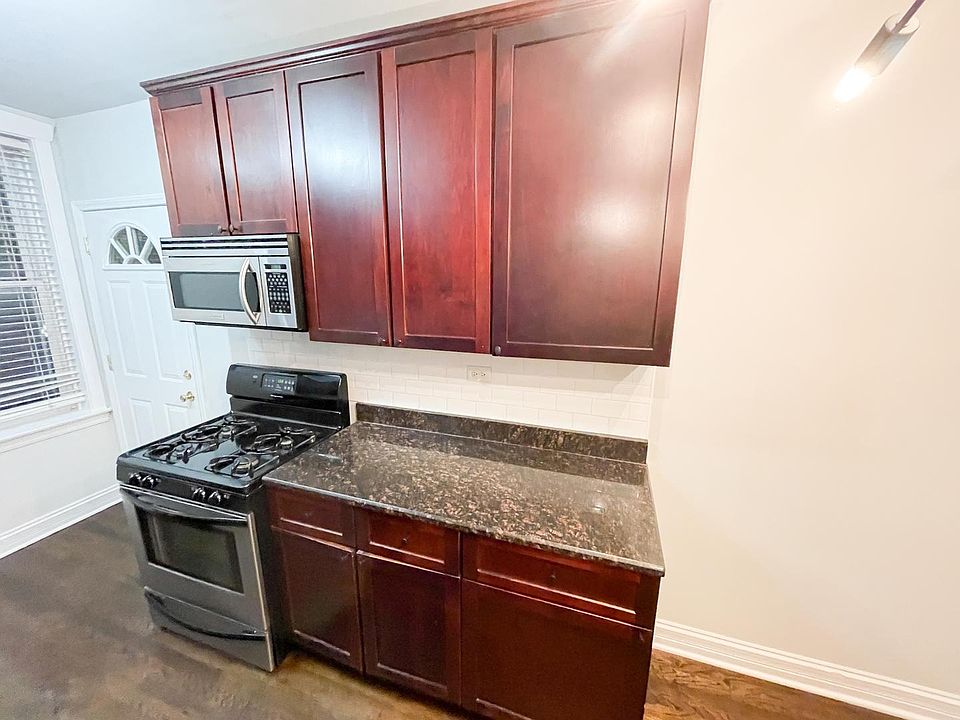 1st image of 1957 W Waveland Ave #2