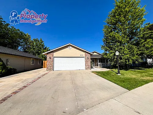 3079 N Columbine Ave Photo 1