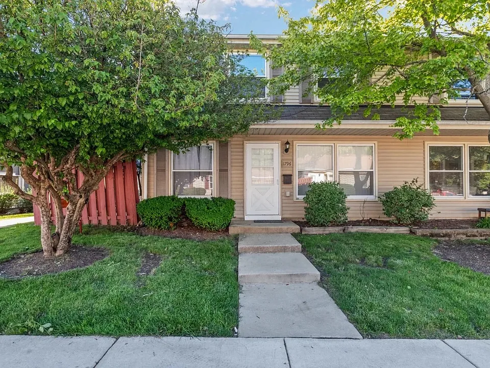 1796 Queensbury Cir