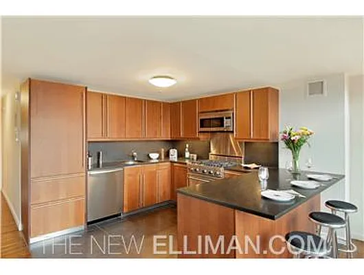 Rented by Douglas Elliman | media 15