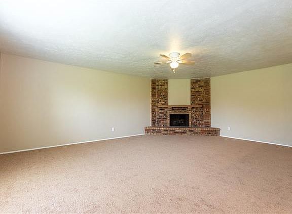 5th image of 7112 Harwick Ln
