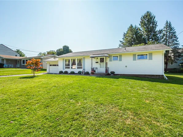 48 Drummond St, Auburn, NY 13021