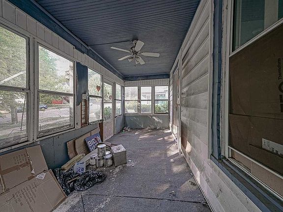4th image of 1117 Grant Ave