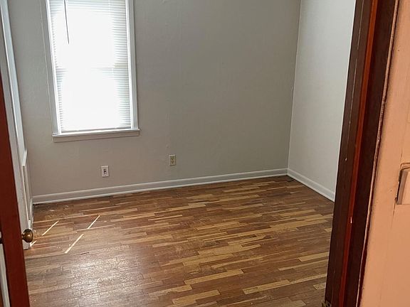 5th image of 318 W 6th St #318