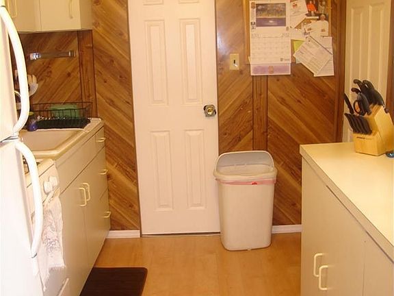 5th image of 213 Edgewater #213B