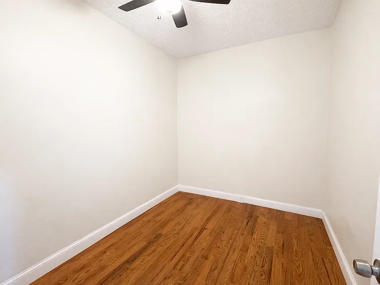 22 Chestnut St #1 — Photo 4