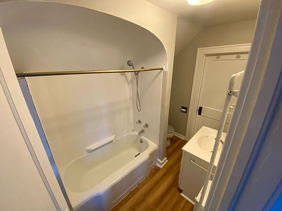 4th image of 1041 Davis Ave NW #2