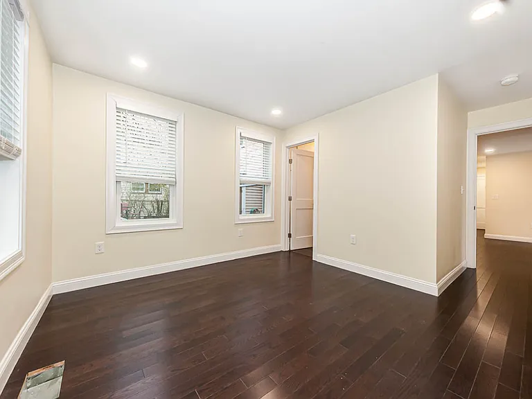 28 Albion St #1A — Photo 11
