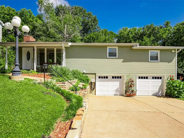 151 Quinwood Ave, Valley Park, MO 63088