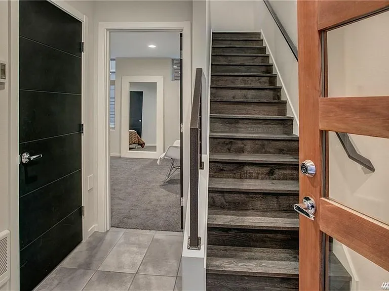 716B Martin Luther King Jr Way #B — Photo 2