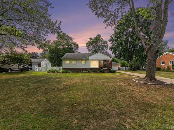 3841 Anoka Dr, Waterford, MI 48329