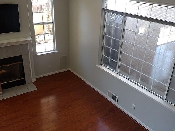4th image of 2197 Weston Pl