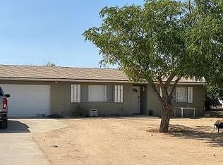 11236 Dolphin Rd, Apple Valley, CA 92308