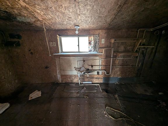 5th image of 3310 E 34th Ave