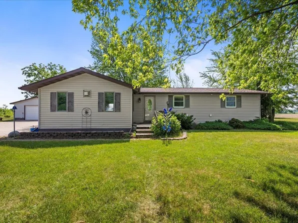 1596 Benson Ave, Jesup, IA 50648