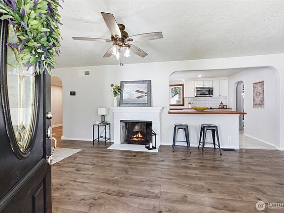 5th image of 12527 Glenwood Avenue SW