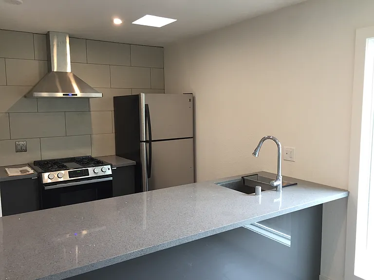 422 Taylor Ave #A — Photo 10