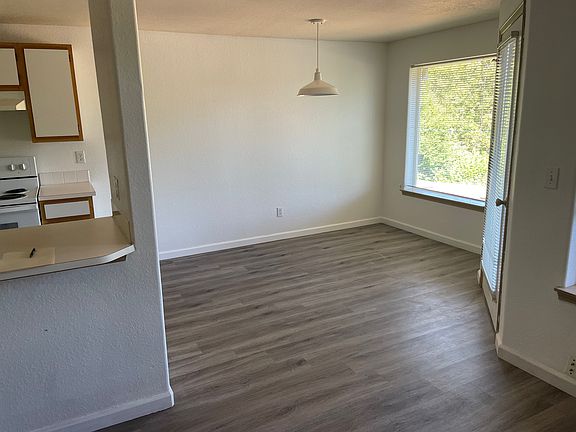 5th image of 5670 SW Erickson Ave #2