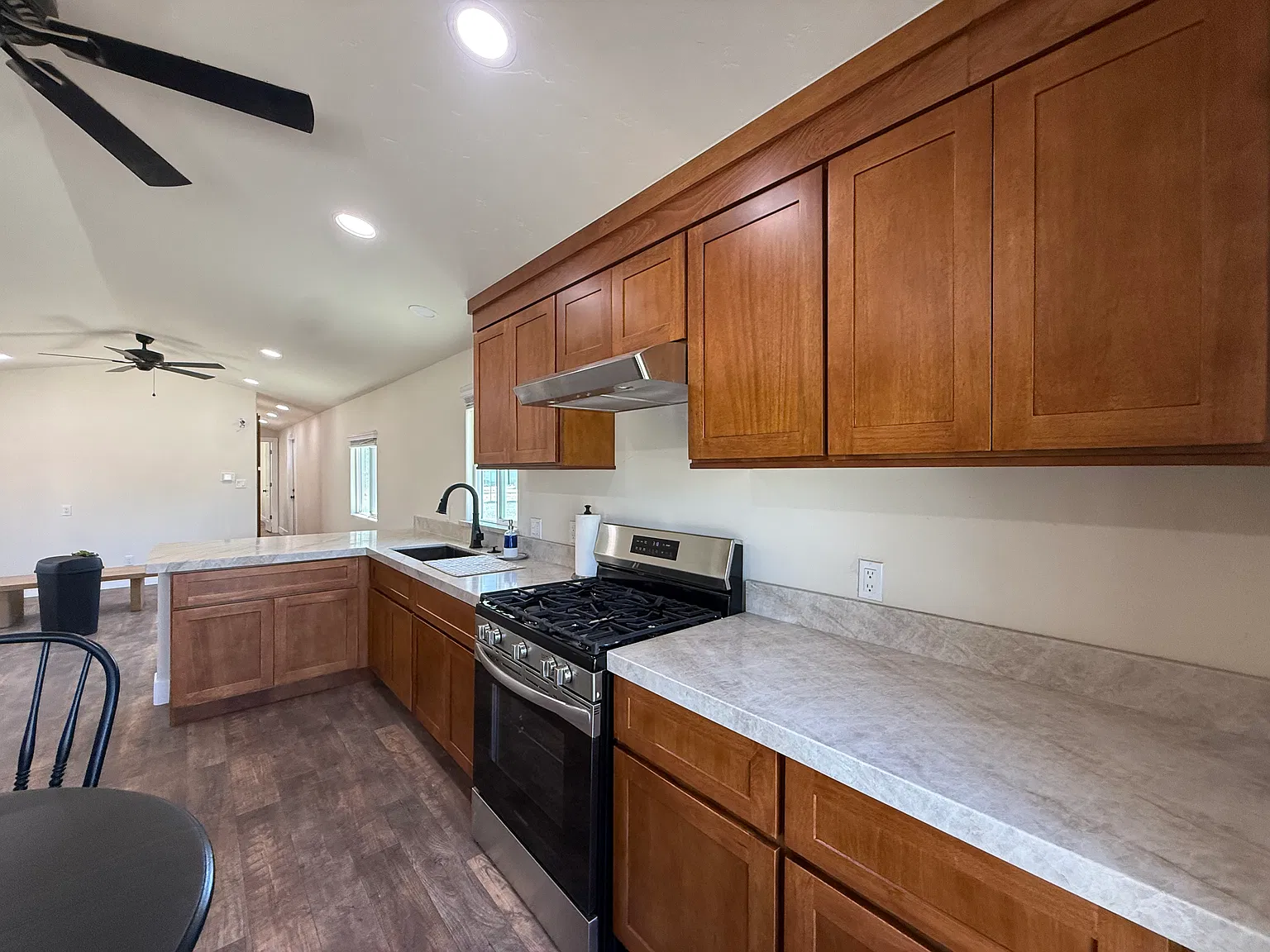 2 bed, 800 sqft, $2,950 — Photo 4