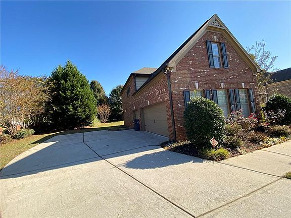 2nd image of 2009 Wisteria Park Ln