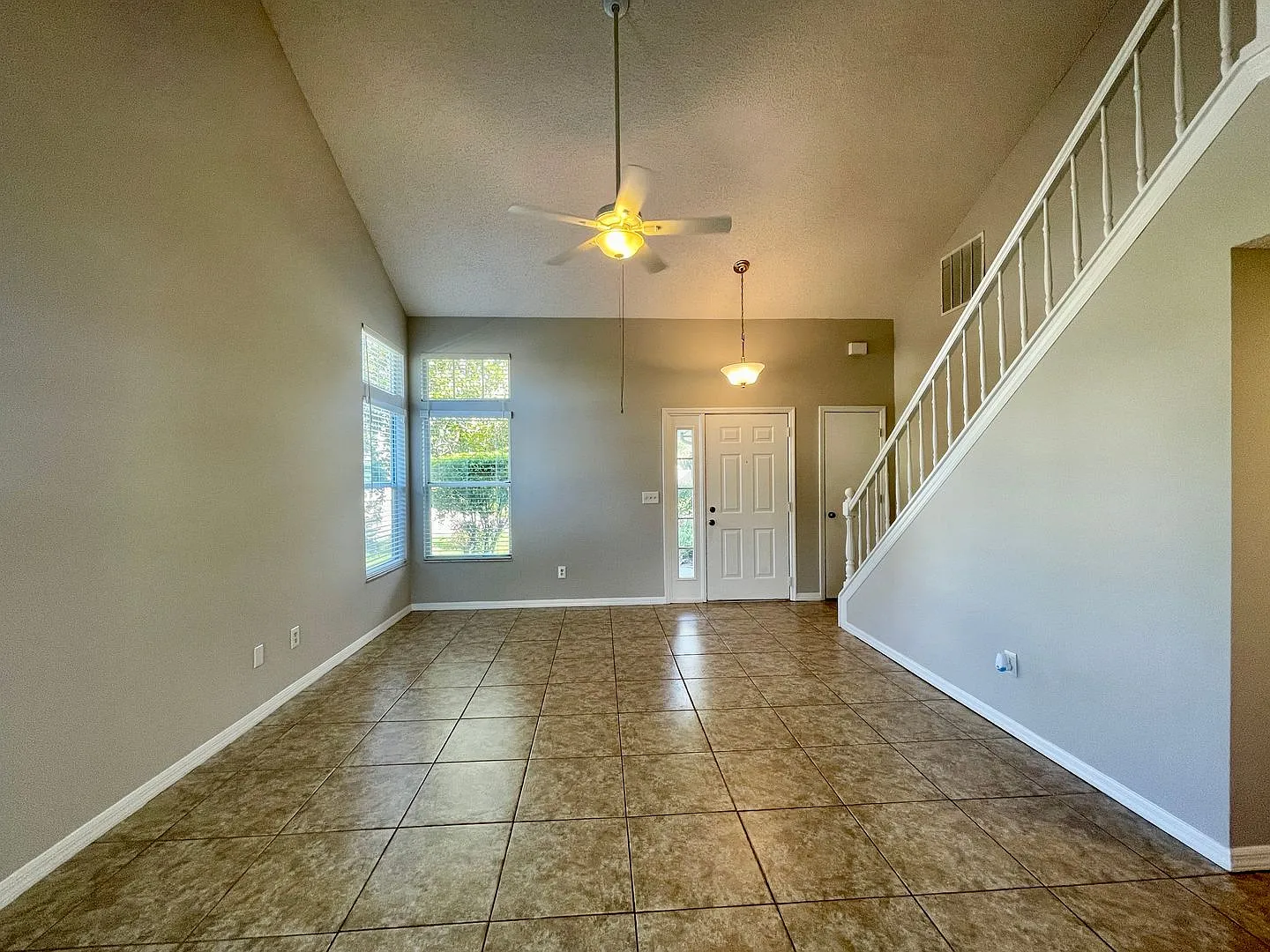 Nice 3/2.5 Oviedo Two-Story Home Off Dean Road — Photo 4