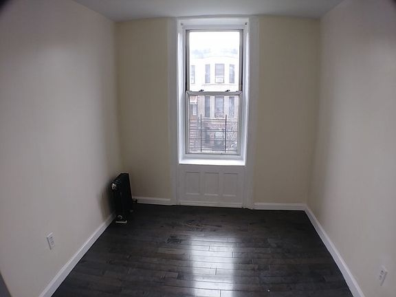 4th image of 553 58th St APT H